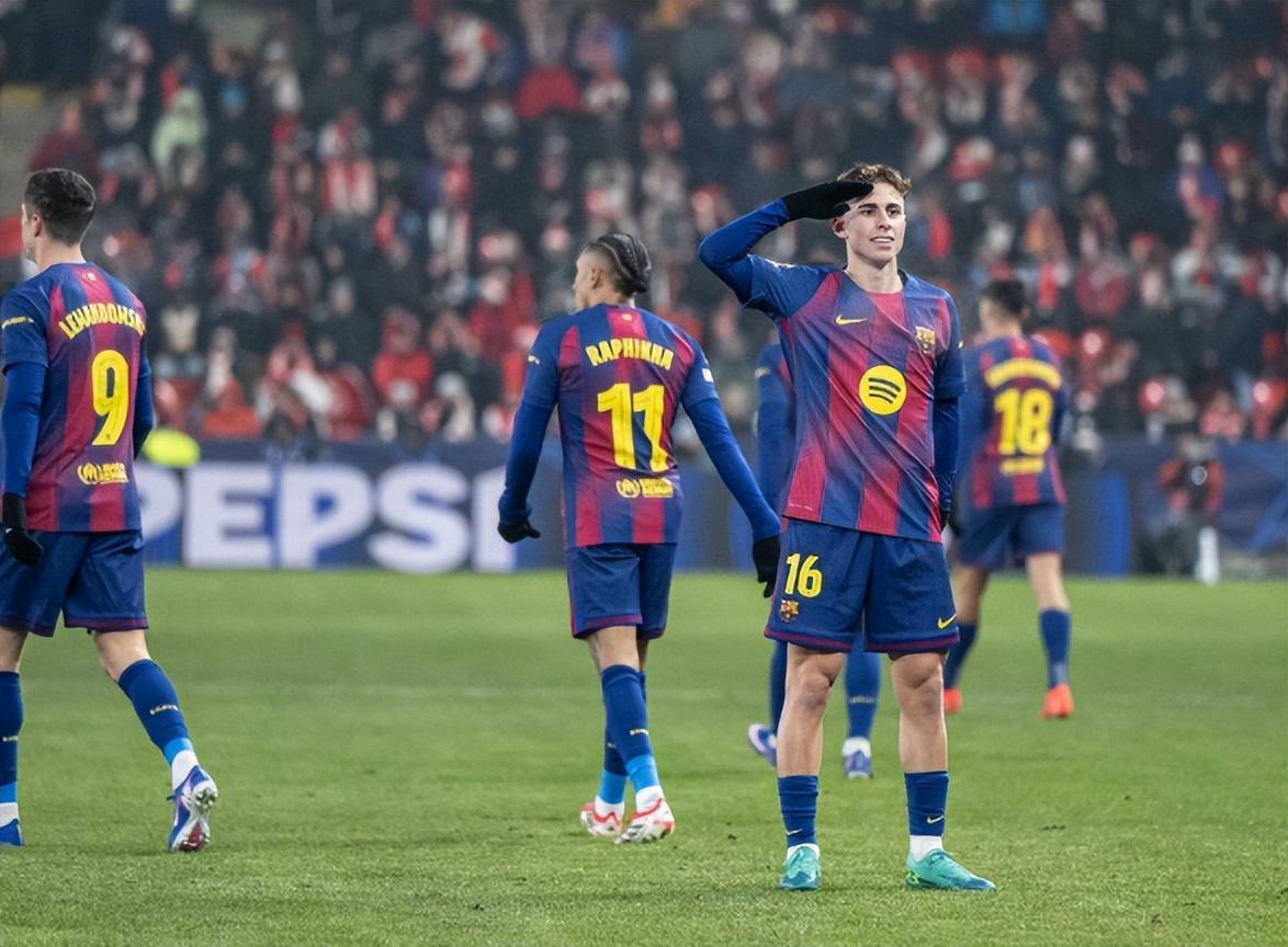 世俱杯-4:2！莱万另类双响，巴萨2记世界波，拒绝爆冷逆转跻进欧冠前八